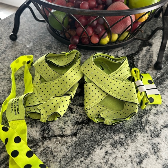 Women’s Nike Studio Wrap - Picture 8 of 13